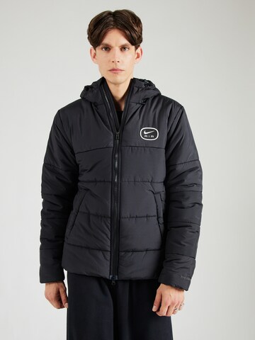 Veste d’hiver Nike Sportswear en noir : devant