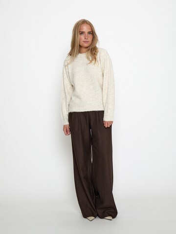 Peppercorn - Jersey 'Sylvie' en blanco