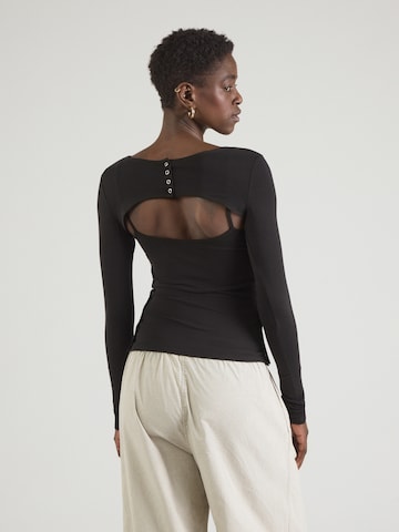 WEEKDAY Тениска 'Ray Bolero LS' в черно