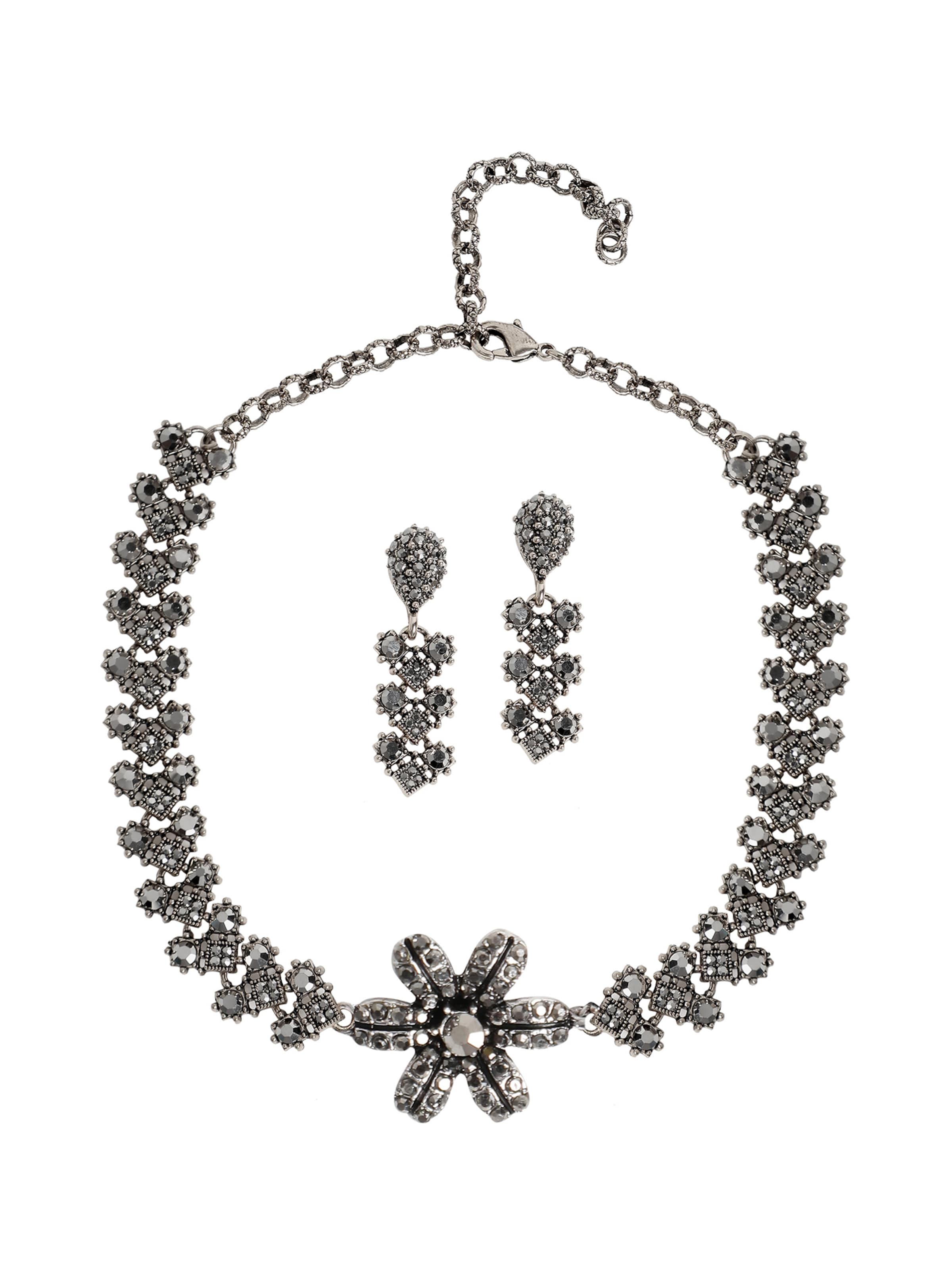 SOHI Smyckeset ' Lorainne ' i silver: framsida