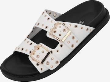 Palado by Sila Sahin Mules 'Kannur' in White: front