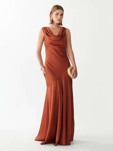 Willa - Vestido 'Illia' en marrón: frente