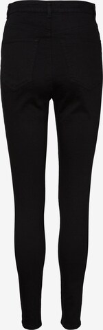 VERO MODA Skinny Jeans 'Sandra' in Black