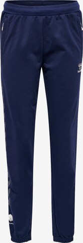 Effilé Pantalon de sport Hummel en bleu : devant