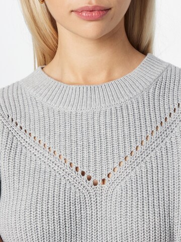 REPEAT Cashmere Sweater in Grey