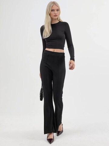 Flared Pantaloni 'Hose' di Hiccup in nero