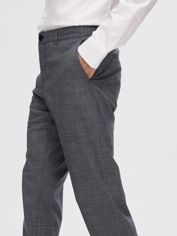 Coupe slim Pantalon chino 'Robert' SELECTED HOMME en bleu