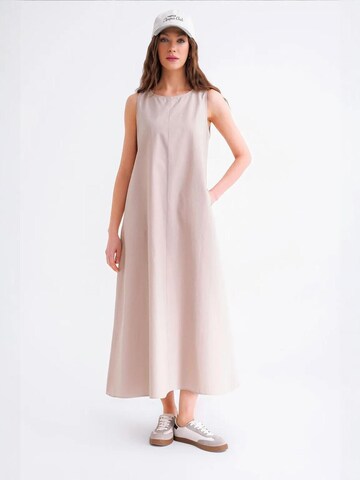 MixRay Dress in Beige: front