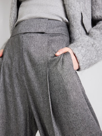 BOSS Zvonové kalhoty Kalhoty se sklady v pase 'Telda' – šedá