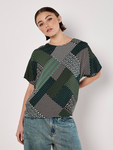 Apricot Shirt in Green: front
