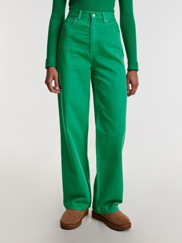 EDITED Wide leg Jeans 'Avery' in Groen: voorkant