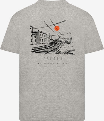 F4NT4STIC T-Shirt 'Escape Discover the World Town Train Station' in Grau: Vorderseite