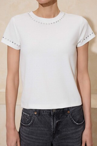 Trendyol - Camiseta en blanco