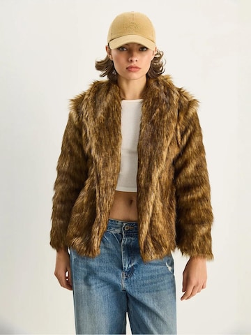 Bianco Lucci Tussenmantel in Bruin: voorkant