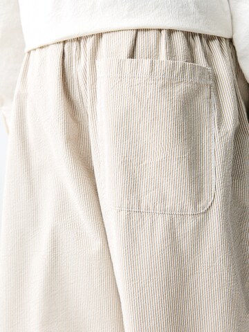 Pull&Bear Wide leg Trousers in Brown