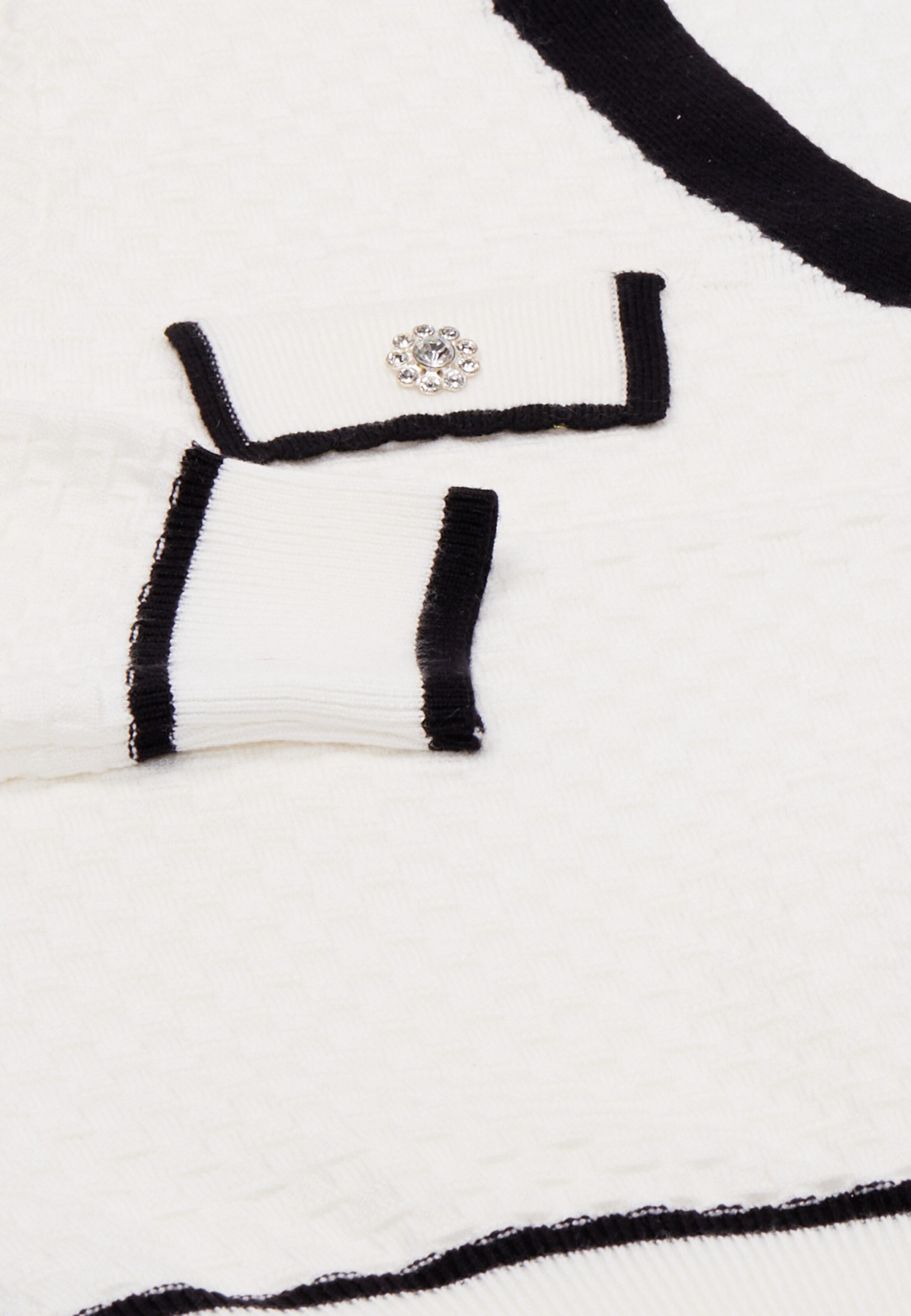 carato Knit cardigan in Black