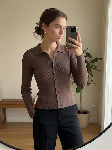 Everly Μπλουζάκι σε καφέ