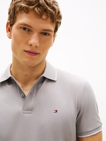 TOMMY HILFIGER Poloshirt in Grau
