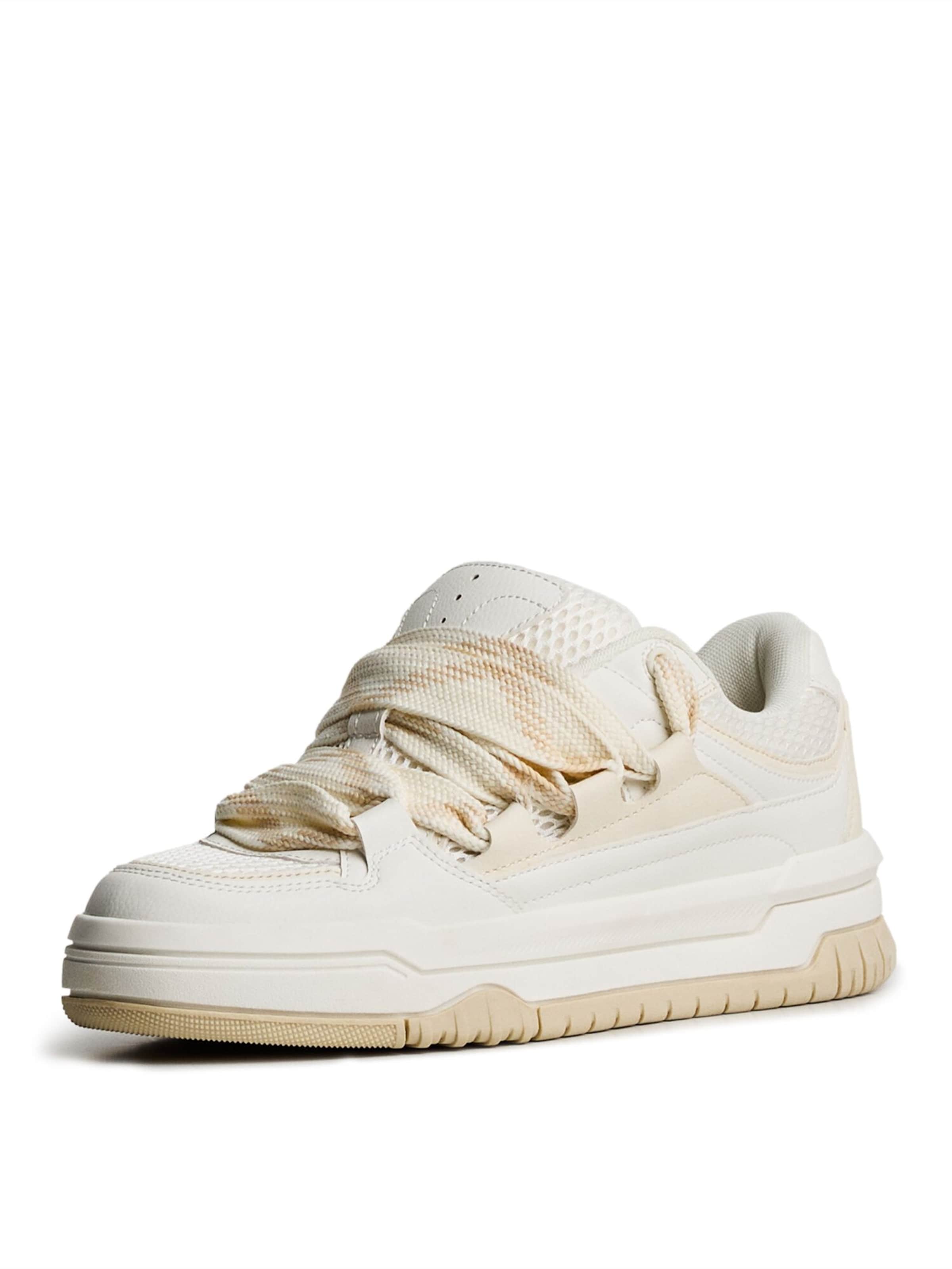 Sneaker bassa di Bershka in bianco: frontale