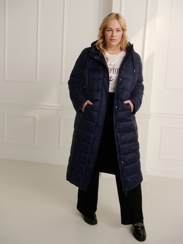 Guido Maria Kretschmer Curvy Winter coat 'Indira' in Blue: front