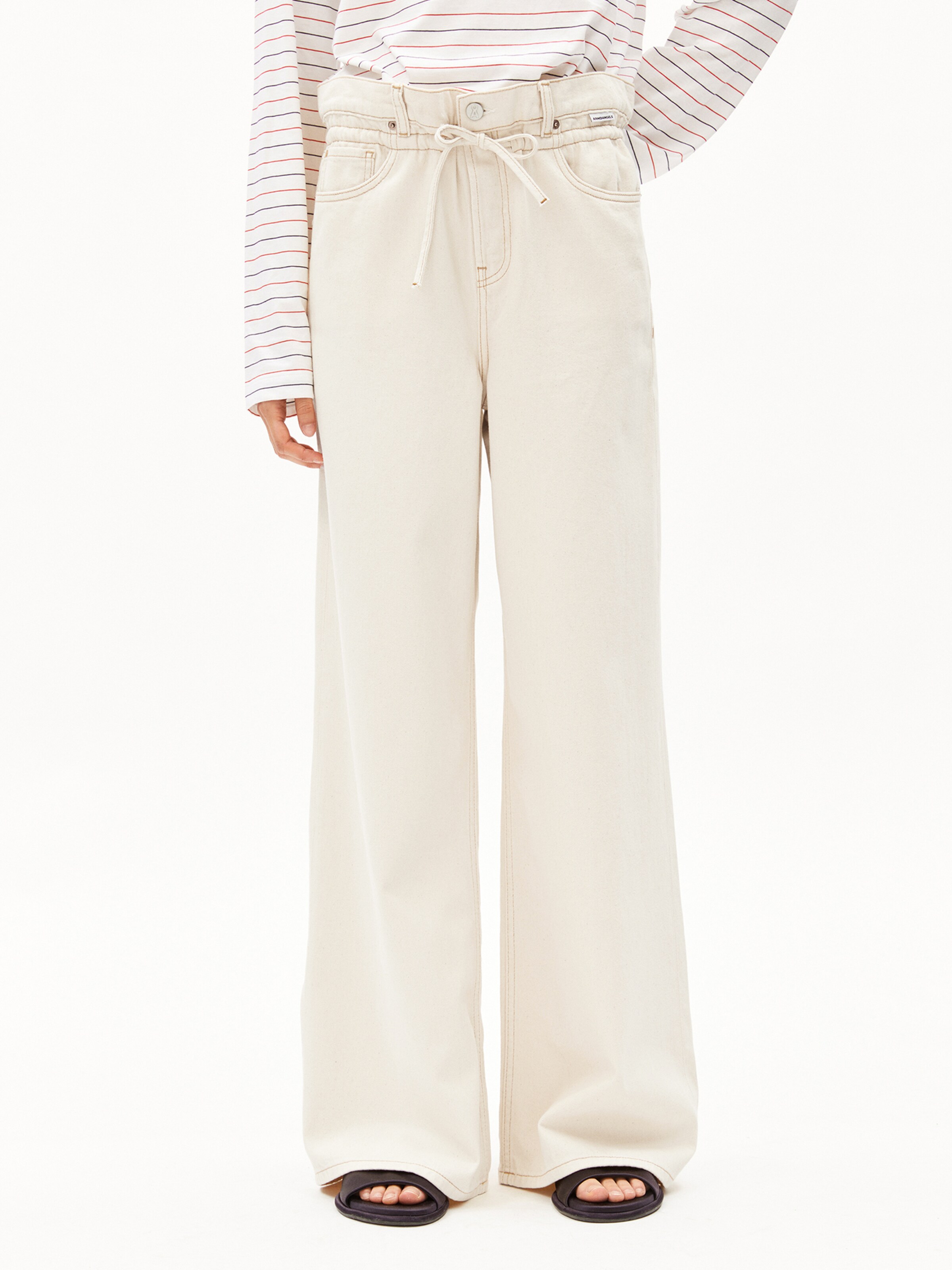 ARMEDANGELS Loosefit Jeans in Beige: voorkant