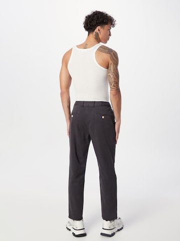 SCOTCH & SODA Tapered Chinobyxa i grå