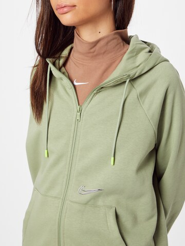 Nike Sportswear Sweat jacket in Green