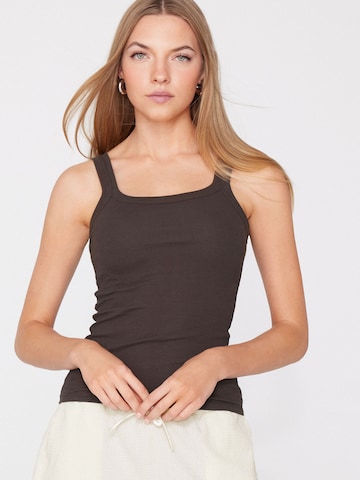 Tezenis Top in Braun: Vorderseite