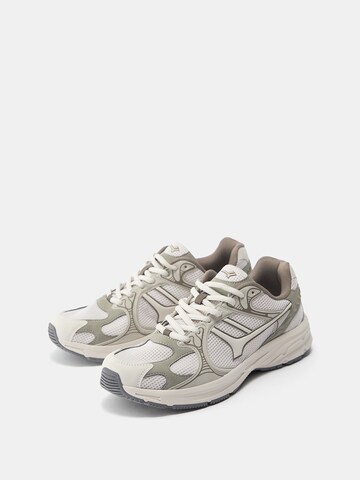 Pull&Bear Rövid szárú sportcipők - bézs