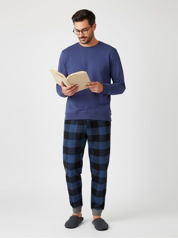 La V Pajamas long 'Basic 2' in Blue