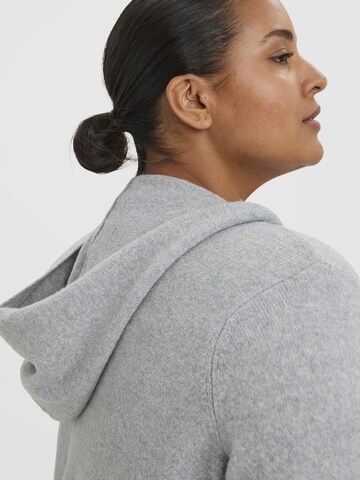 Vero Moda Curve Cardigan i grå
