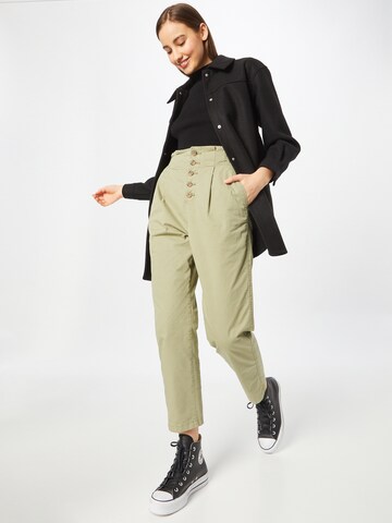 ESPRIT Loose fit Pleat-Front Pants in Green