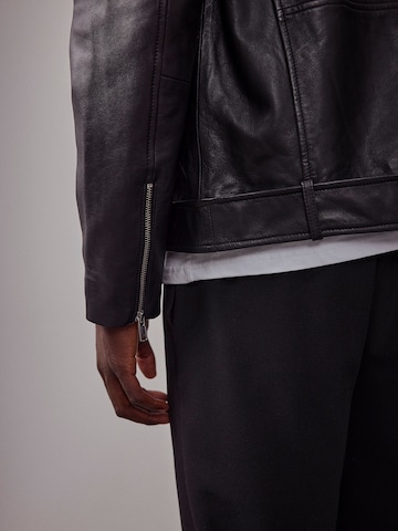 Veste mi-saison 'The Essential' DAN FOX APPAREL en noir