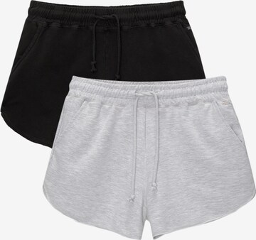 Pull&Bear Regular Shorts in Grau: predná strana