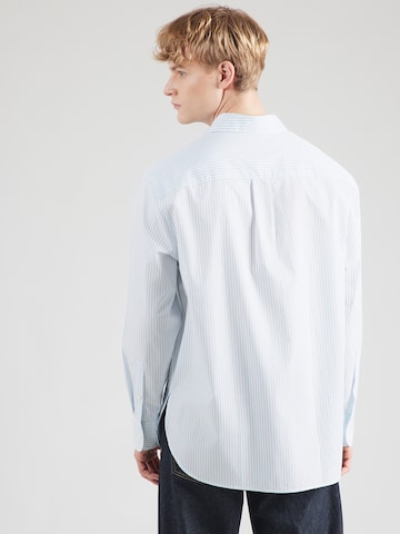 Calvin Klein Jeans - Ajuste confortable Camisa en azul: atrás