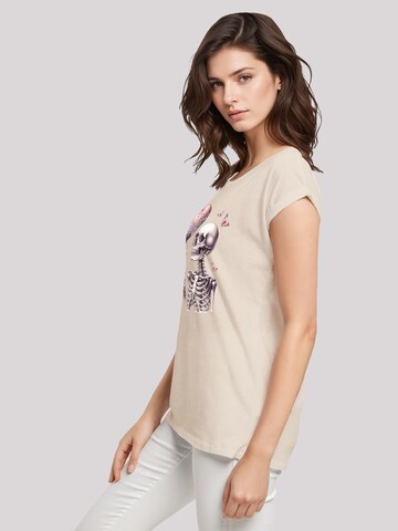 F4NT4STIC T-Shirt 'Skelett hält Herzballon' in Beige