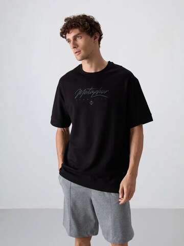 Tommy Life Shirt in Black: front