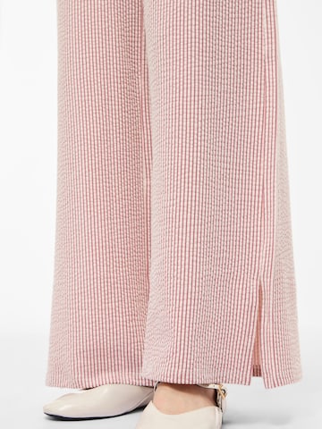 VILA - Pierna ancha Pantalón en rosa