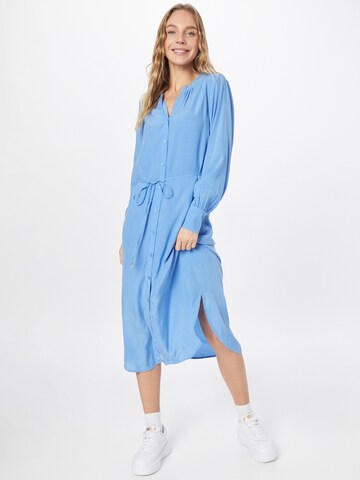 COMMA - Vestido camisero en azul