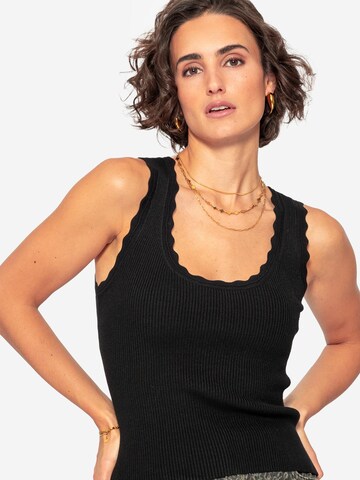 SASSYCLASSY Top in Black