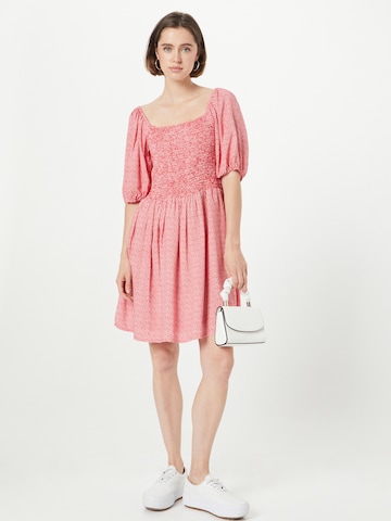 SISTERS POINT Dress in Pink