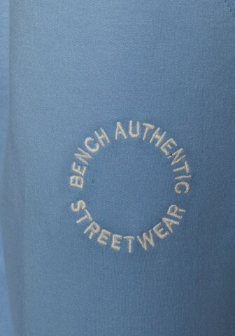 regular Pantaloni di BENCH in blu