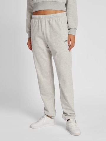 Effilé Pantalon de sport Hummel en gris : devant