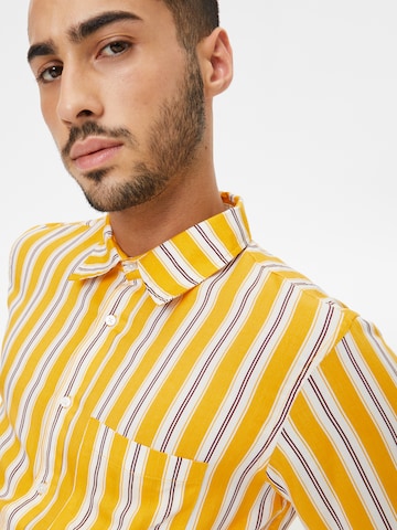 AÉROPOSTALE Regular fit Button Up Shirt in Yellow