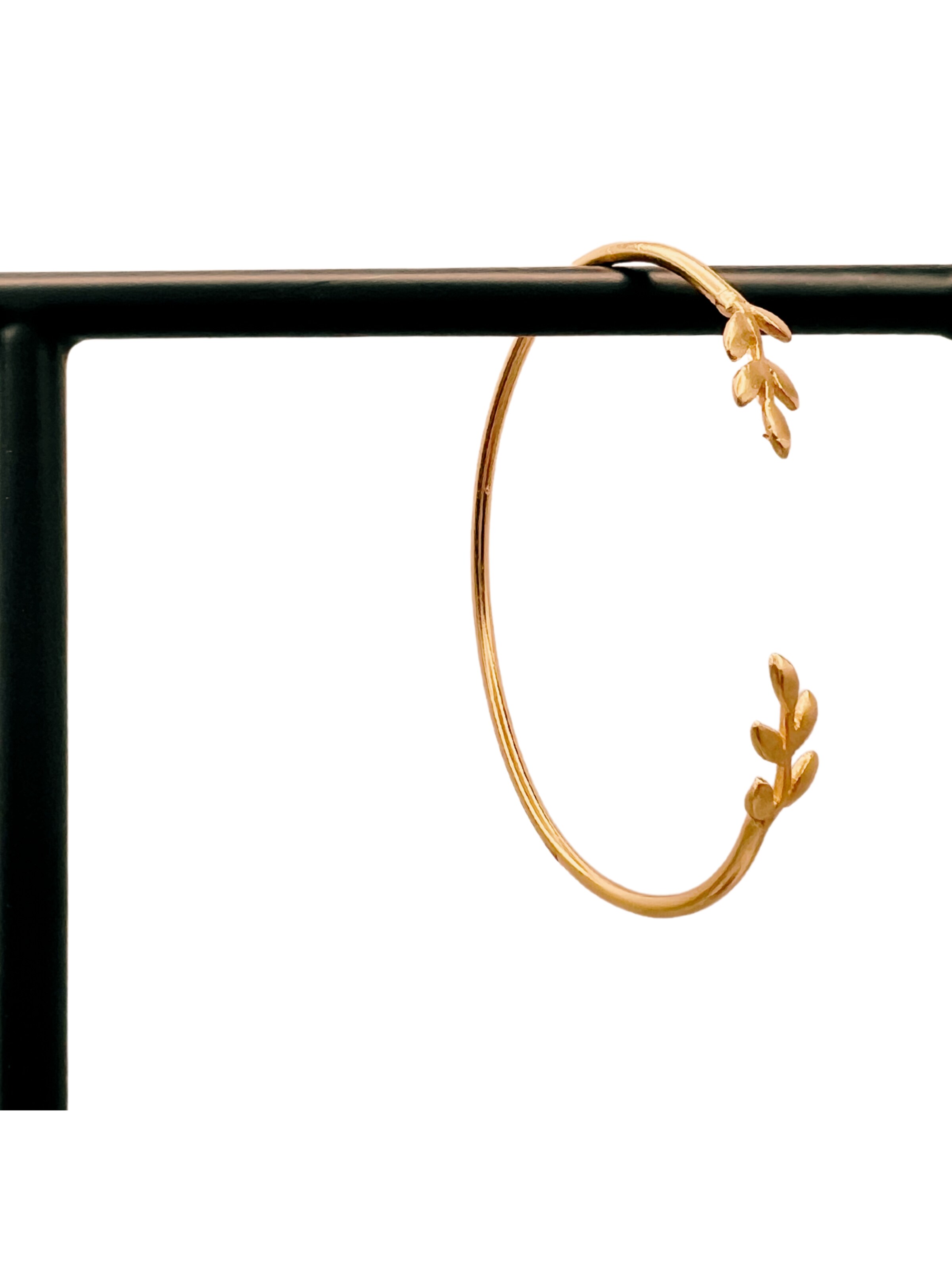 Les Reines Armband 'Laurel Grace - Cuff Bracelet 24K Gold Plated' in Goud