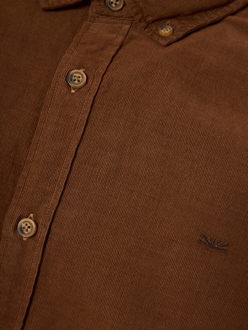Funky Buddha Regular fit Риза в кафяво