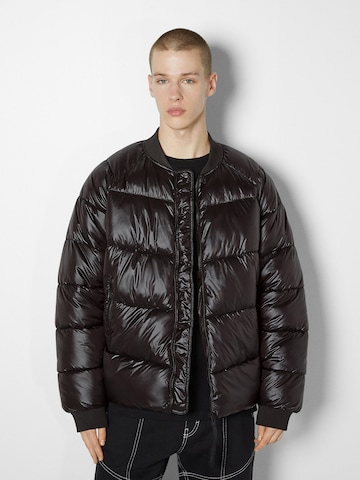 Bershka Jacke in Schwarz: predná strana