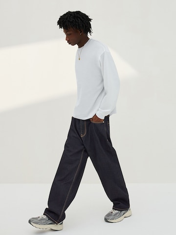 Bershka Baggy Jeans in Blau