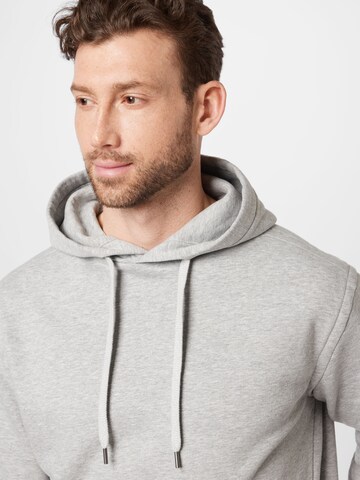 QS Sweatshirt in Grau