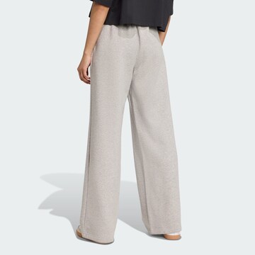 ADIDAS ORIGINALS Wide Leg Hose 'Essentials' in Grau